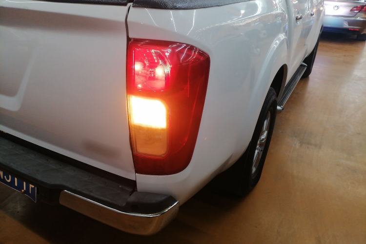 Used Nissan Navara 2017 2.5L Automatic 2WD Luxury Edition QR25