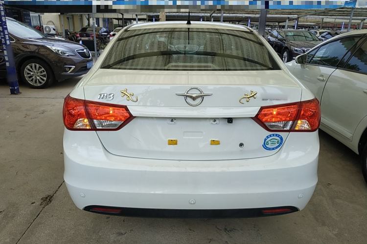 Used Haima M3 2014 1.5L manual Comfort trim level
