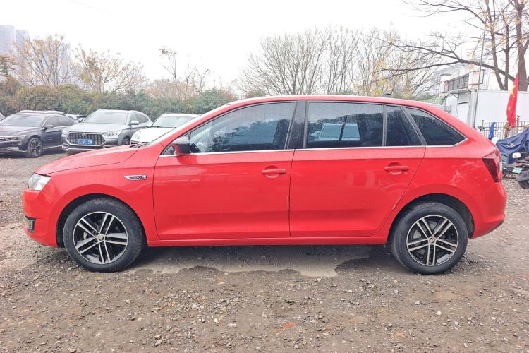 Used Skoda Rapid Spaceback 2016 1.6L Automatic Smart Drive Edition
