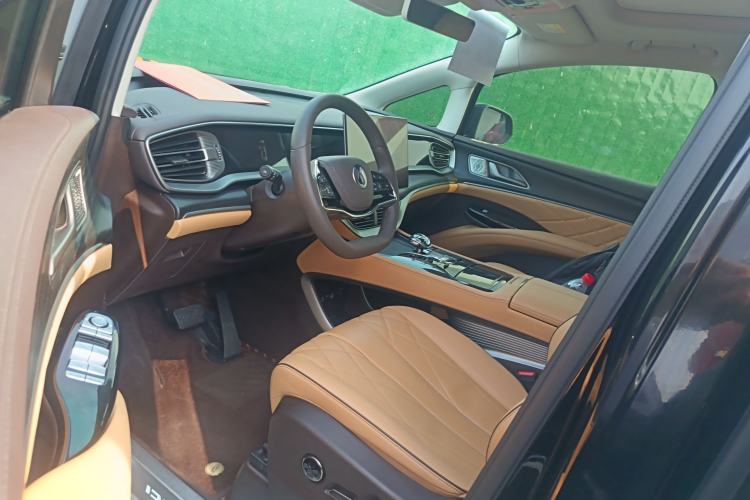 Used Denza D9 2025 DM-i Smart Drive 1020 Four-Wheel Drive Premium Model