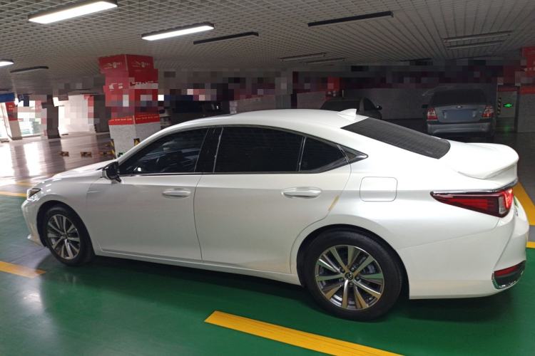 Used Lexus ES 2018 200 Excellence Edition China V Standard
