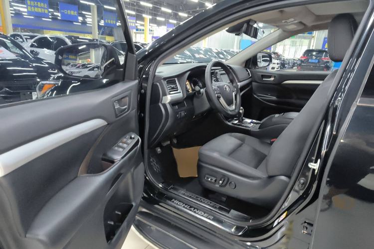 Used Toyota Highlander 2018 2.0T Four-Wheel Drive Luxury Version 7 Seats China VI Standard
