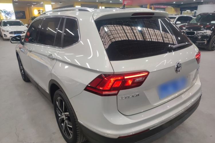 Used Volkswagen Tiguan L 2019 Revised 330TSI Automatic Two-Wheel Drive Smart & Luxury Edition China VI Standard

