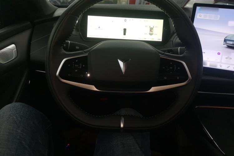 Used  SL03 2023 200Max Range-Extended Version
