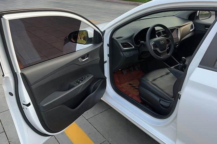 Used Hyundai Verna 2016 1.4L Manual Cool Edition GLS
