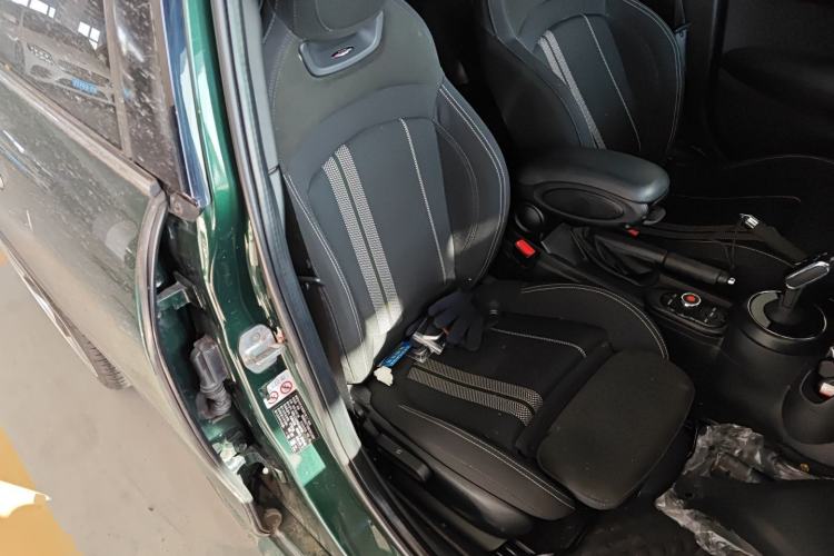 Used  MINI 2018 1.5T COOPER Racing Edition Five-Door Version
