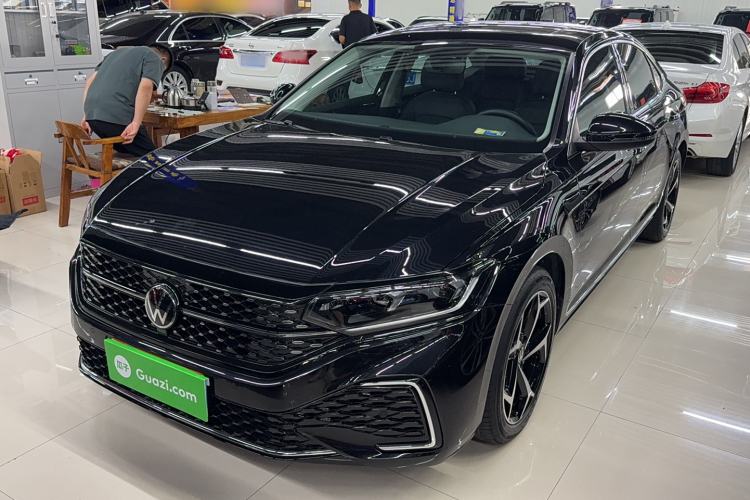Used Volkswagen Passat 2025 Outstanding Model 380TSI Starry Dragon Edition

