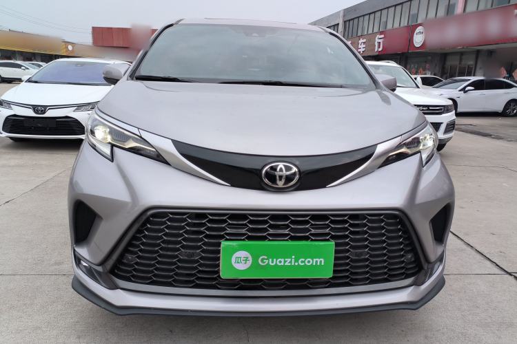 Used Toyota Granvia 2024 2.5L Hybrid Luxury Edition