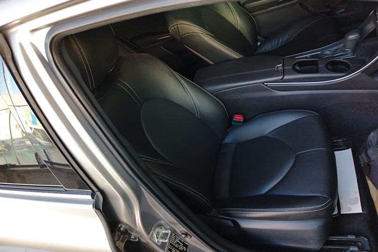 Used Toyota Avalon 2019 2.0L Ambition Edition China VI
