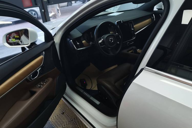 Used Volvo S90 2021 B5 Zhiyi Luxury Edition
