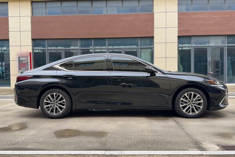 Used Lexus ES 2021 260 Excellence Edition