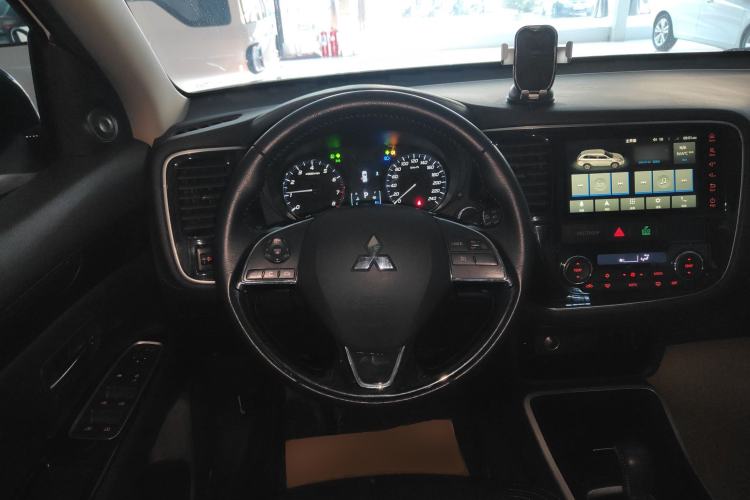 Used Mitsubishi Outlander 2020 2.0L Two-Wheel Drive Enjoyment Version 5 Seats
