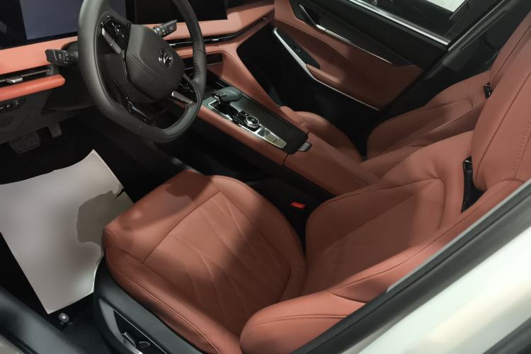 Used Changan CS75 PLUS 2024 3rd Generation Champion Edition 1.5T Intelligent Drive Dynamic Model
