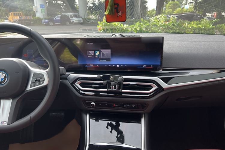 Used BMW i3 2024 eDrive 35 L
