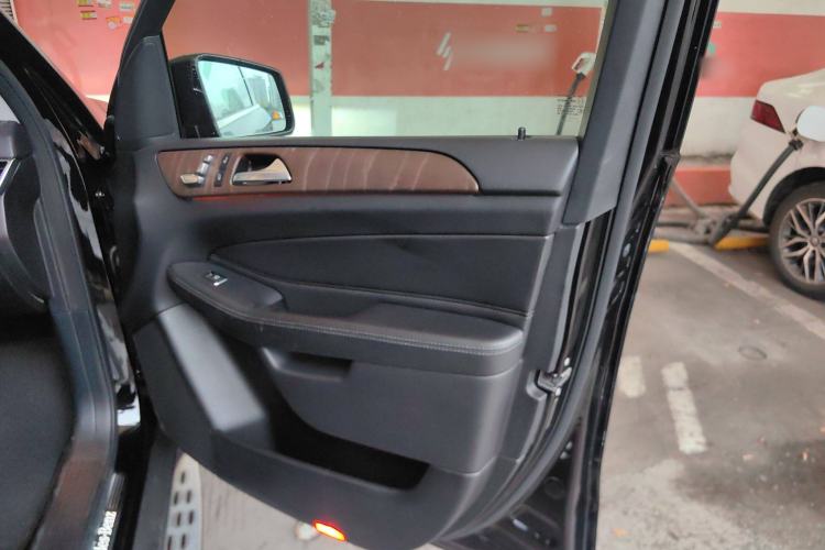 Used Mercedes-Benz GLE 2017 GLE 320 4MATIC Luxury Model
