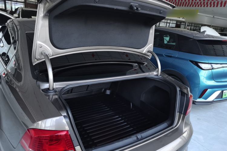 Used Volkswagen Magotan 2016 1.8TSI Luxury Comfort Model
