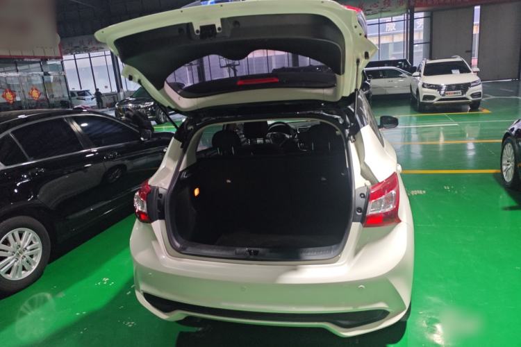 Used Nissan Tiida 2021 1.6L CVT Cool Edition
