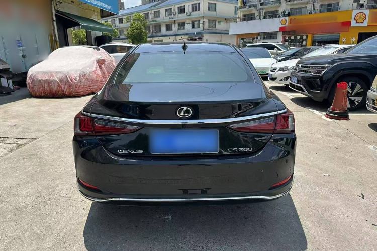 Used Lexus ES 2023 200 Excellence Edition

