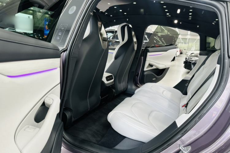 Used  SU7 2024 Rear-Drive Long-Range Intelligent Driving Version
