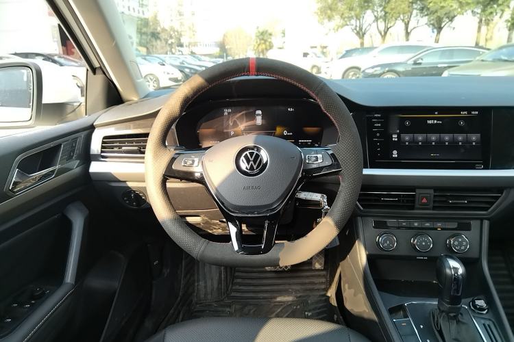 Used Volkswagen Lavida 2022 1.5L Automatic Comfort Edition
