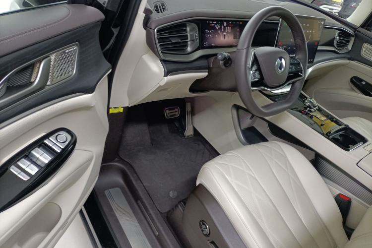 Used Denza D9 2025 DM-i Intelligent Drive 1020 Four-Wheel Drive Flagship Model