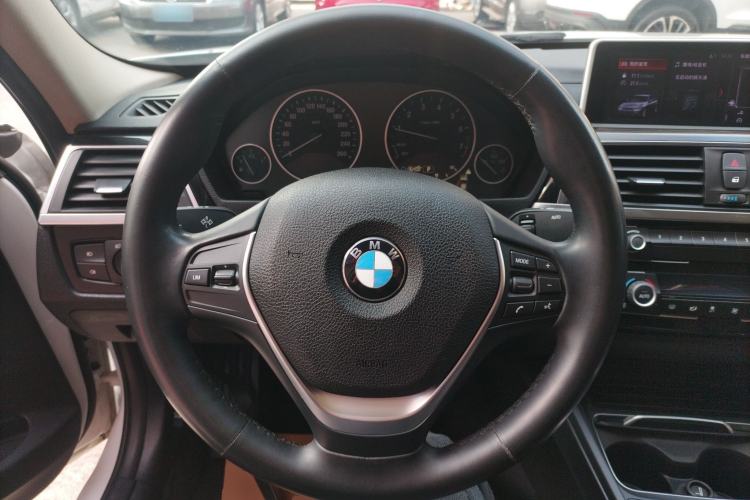 TDK.VehicleDetails.img