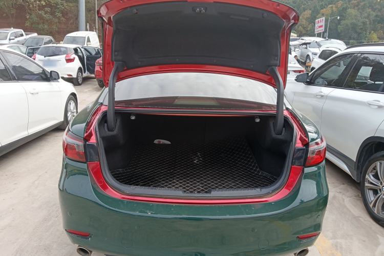 Used Mazda Atenza 2021 2.0L Blue Sky Luxury Edition
