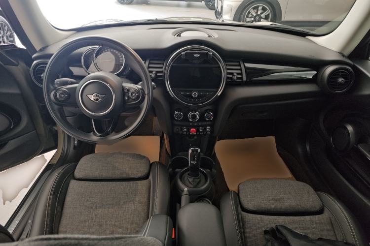 Used  MINI 2019 1.5T COOPER Classic Edition
