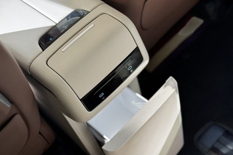 Used BYD Xia 2025 DM-i 1.5T 180km Excellence Model
