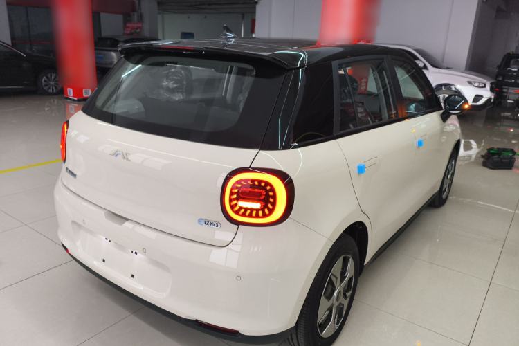 Used  3 2025 330km Freedom Edition