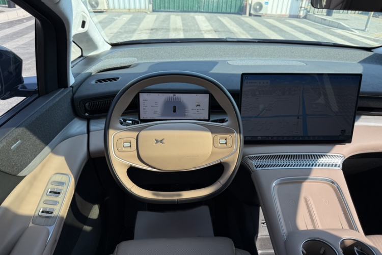Used XPeng X9 2024 702 Ultra-Long Range Max
