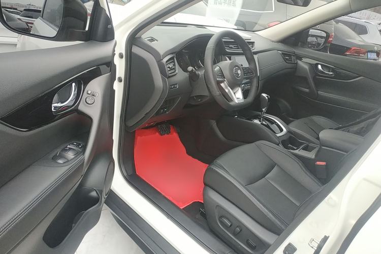 Used Nissan X-Trail 2023 Classic 2.0L Two-Wheel Drive Smart Connect Premium Edition
