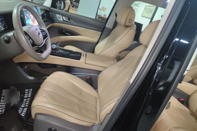 Used Denza D9 2022 DM-i 970 Four-Wheel Drive Flagship Model
