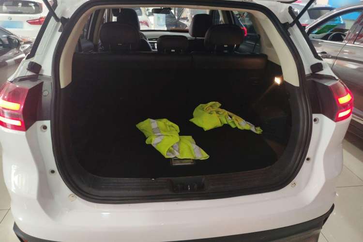 Used Geely Auto Emgrand X7 Sport 2020 1.8TD DCT Two-Wheel Drive Smart Connect 4G-Enabled Version
