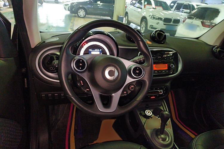 Used  fortwo 2019 0.9T 66kW Hardtop Wind Power Edition China VI
