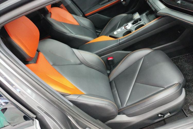 Used Changan UNI-V 2022 1.5T Prestige Version
