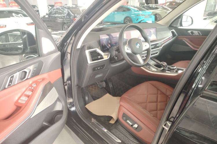 Used BMW X5 2023 xDrive 30Li Luxury M Sport Night Edition Package
