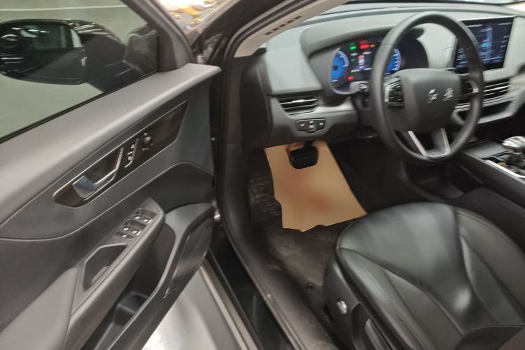 Used Hongqi E-QM5 2022 431 km Charge & Enjoy Edition
