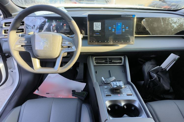 Used BYD Qin L 2025 DM-i Smart Drive 80KM Leading Model
