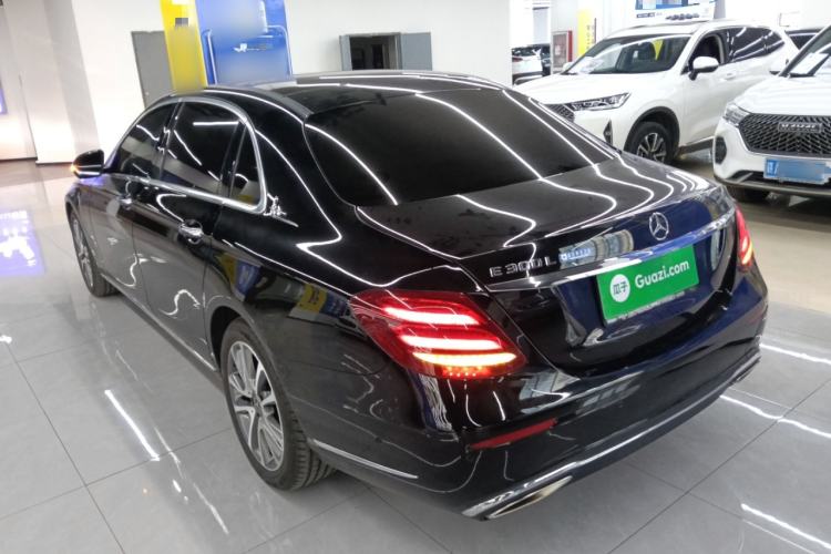 Used Mercedes-Benz E-Class 2018 Facelift E 300 L Luxury Edition
