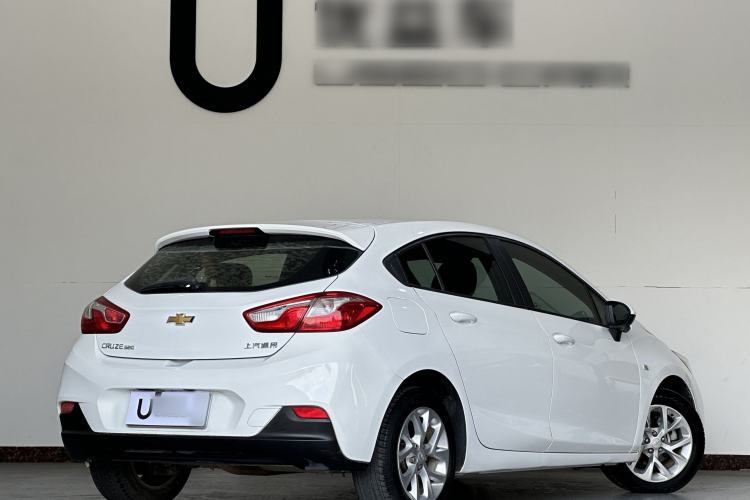 Used Chevrolet Cruze 2018 Hatchback 320 Automatic Pioneer Sunroof Edition
