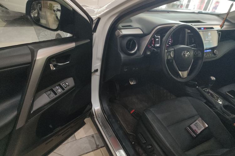 Used Toyota RAV4 2016 2.0L CVT Two-Wheel Drive Smart Edition China V Standard
