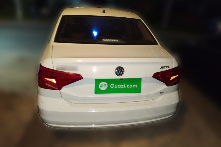 Used Volkswagen Jetta 2017 1.5L Manual Fashion Edition
