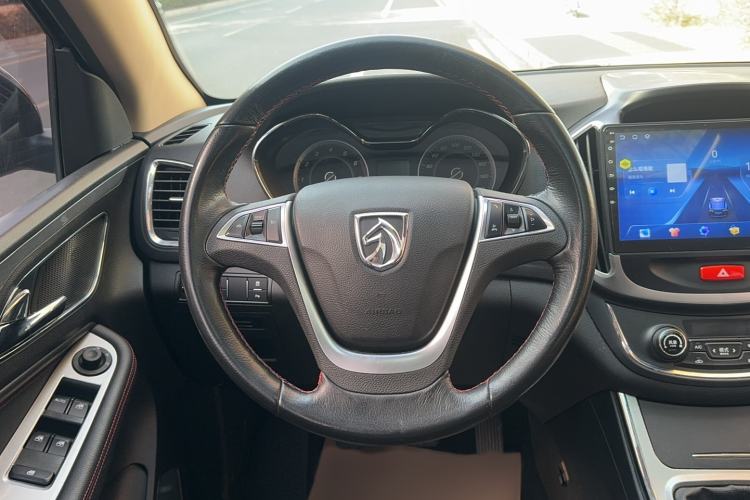 Used Baojun 560 2015 1.8L Manual Luxury Model