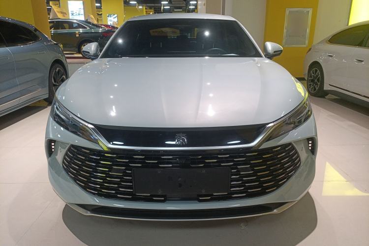 Used BYD Qin L 2025 DM-i Smart Drive 80KM Leading Model
