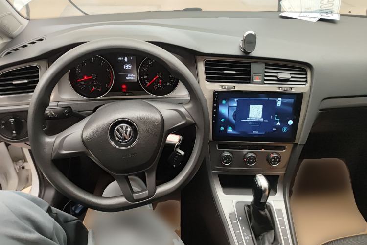 Used Volkswagen Golf 2016 1.6L Automatic Fashion Model
