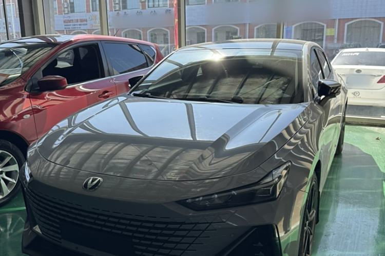 Used Changan UNI-V 2022 1.5T Prestige Version
