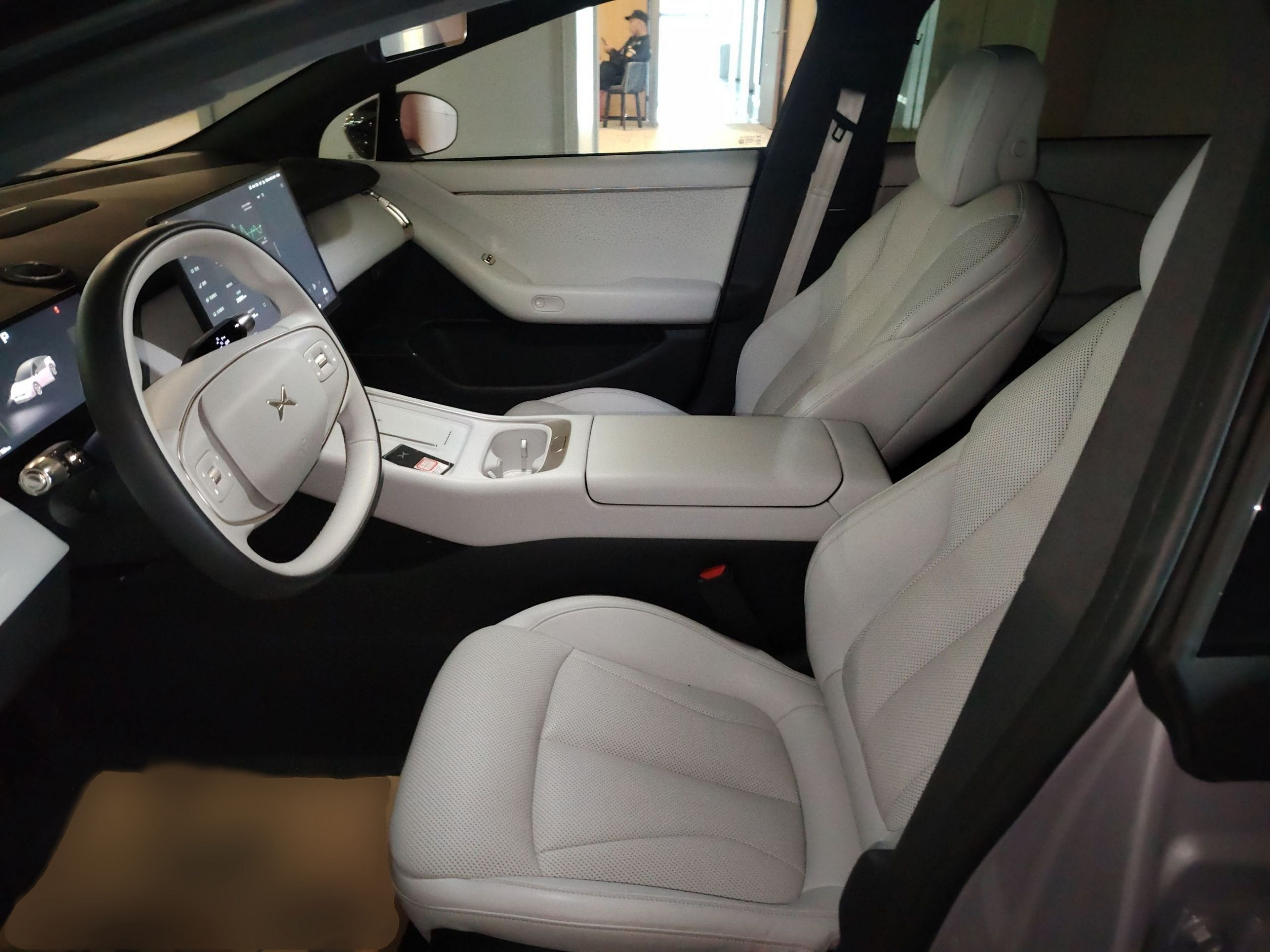 Переднее сиденье в автомобиле