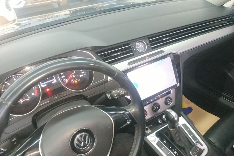 Used Volkswagen Magotan 2018 280TSI DSG Comfort Model
