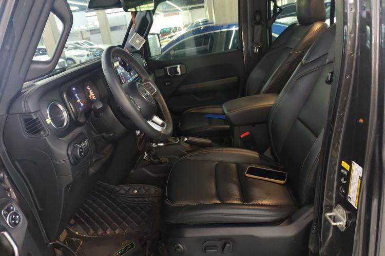 Used  Wrangler 2024 2.0T Sahara Four-Door Edition
